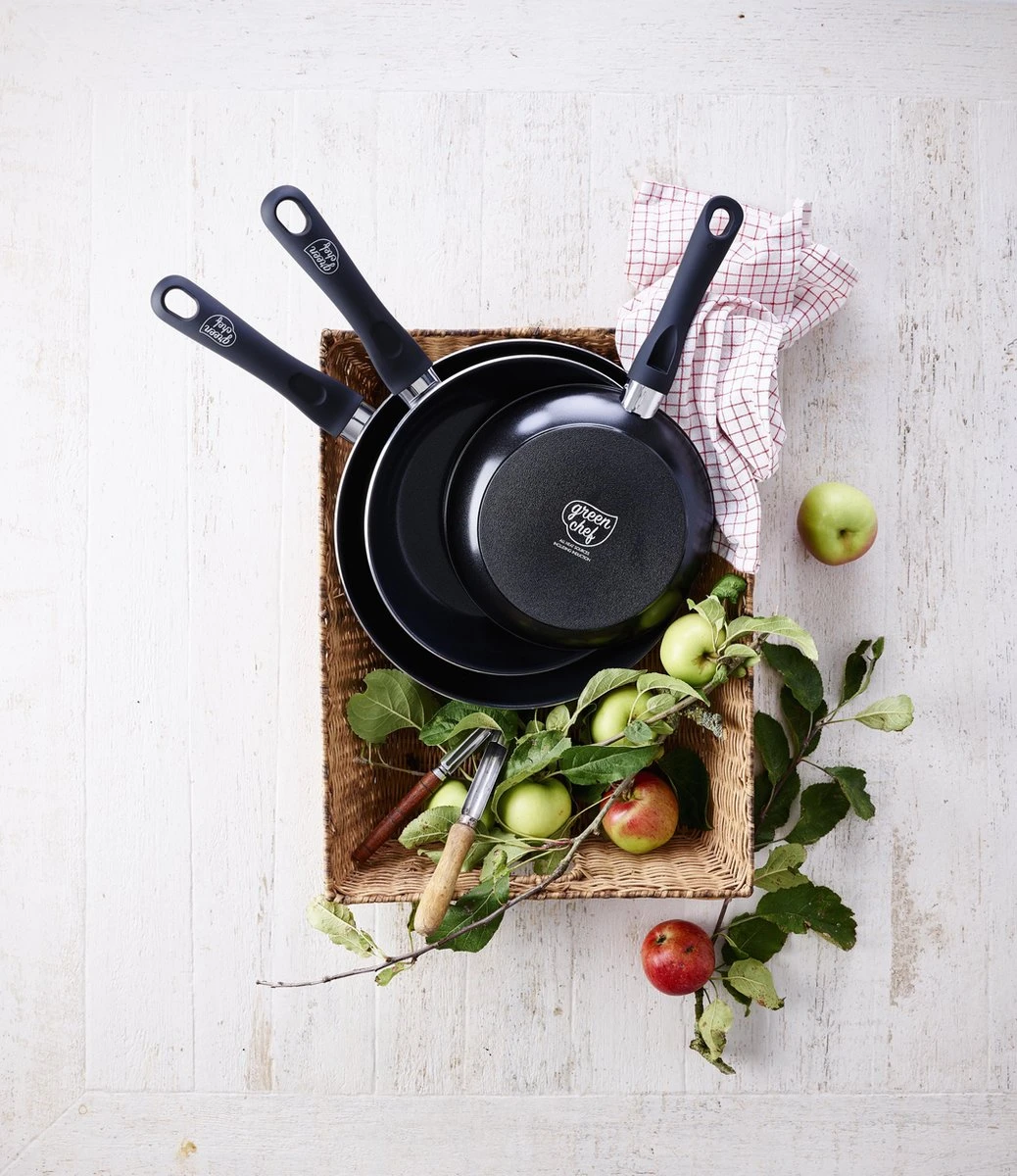 GreenChef Diamond koekenpannenset Ø 20cm + Ø 28cm - zwart - inductie - PFAS-vrij GreenChef Diamond Koekenpannenset Ø 20cm + Ø 28cm - Zwart - Inductie - PFAS-vrij -Le Creuset Winkel 1038x1200 3