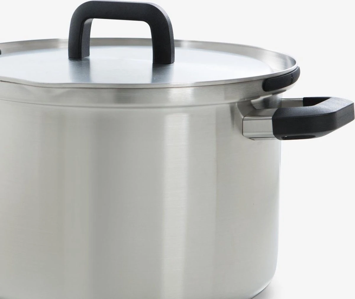 BK Flow Cool Pannenset - 4-delig – RVS deksels - Veilig afgietsysteem - geschikt voor alle warmtebronnen BK Flow Cool Pannenset - 4-delig – RVS Deksels - Veilig Afgietsysteem - Geschikt Voor Alle Warmtebronnen -Le Creuset Winkel