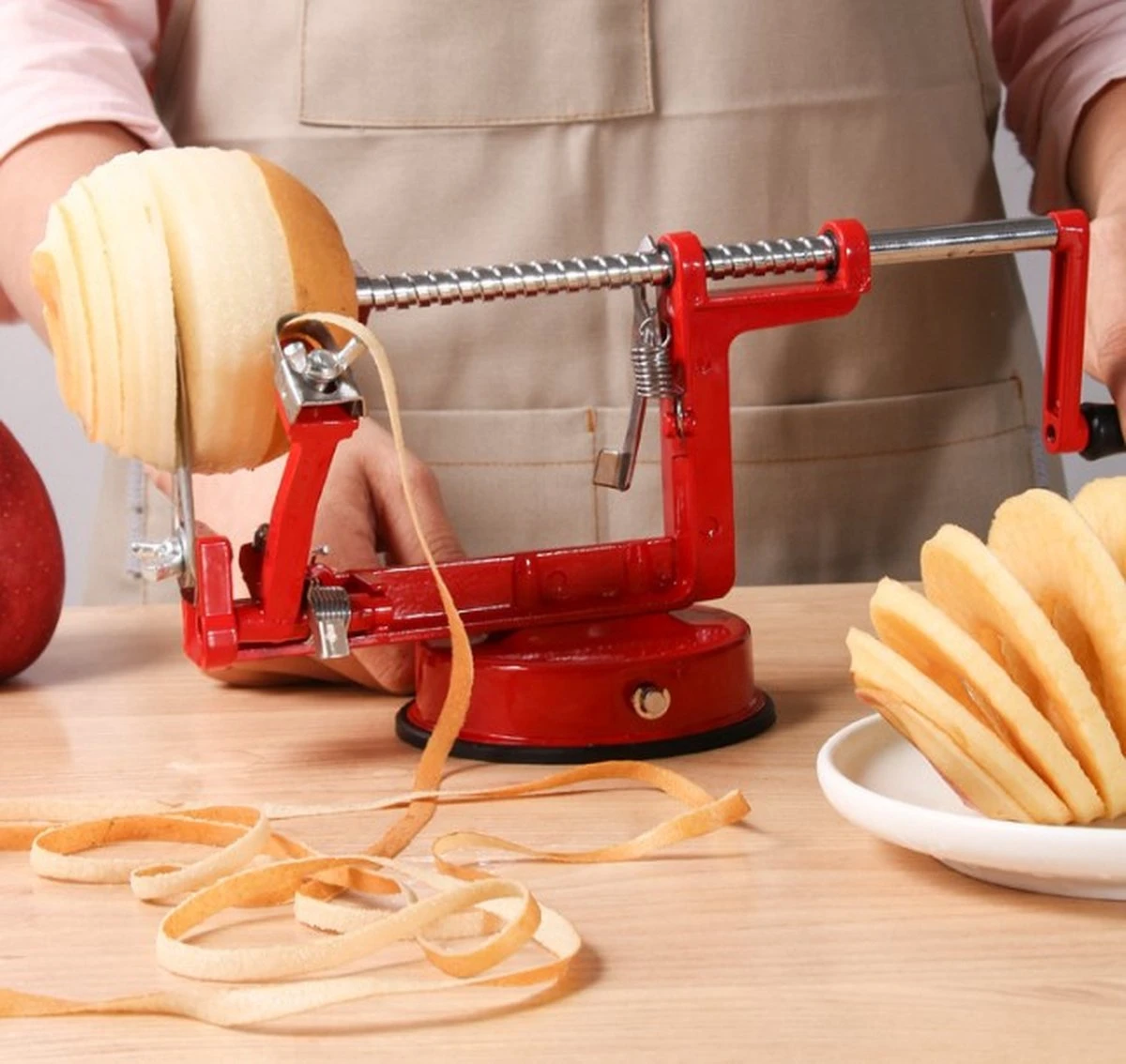 3-In-1 Appelmachine Rood - Appelboor, Appelschiller en Appelsnijder - Fruitsnijder - Groentesnijder - Klokhuis Verwijderaar - Fruitmachine - Keukenapparaat 3-In-1 Appelmachine Rood - Appelboor, Appelschiller En Appelsnijder - Fruitsnijder - Groentesnijder - Klokhuis Verwijderaar - Fruitmachine - Keukenapparaat -Le Creuset Winkel 1200x1134 4