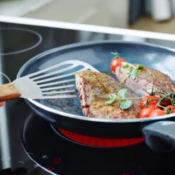 GreenPan Cambridge Hapjespan Met Deksel 24cm - Zwart - Inductie - PFAS-vrij -Le Creuset Winkel 1200x1199 4