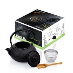 Lumaland - Thee Set - Theeservies - 1x Gietijzeren Theepot (1,4L), 1x Bamboe Doseerlepel, 1x Edelstalen Zeef -Le Creuset Winkel 1200x1200 1023