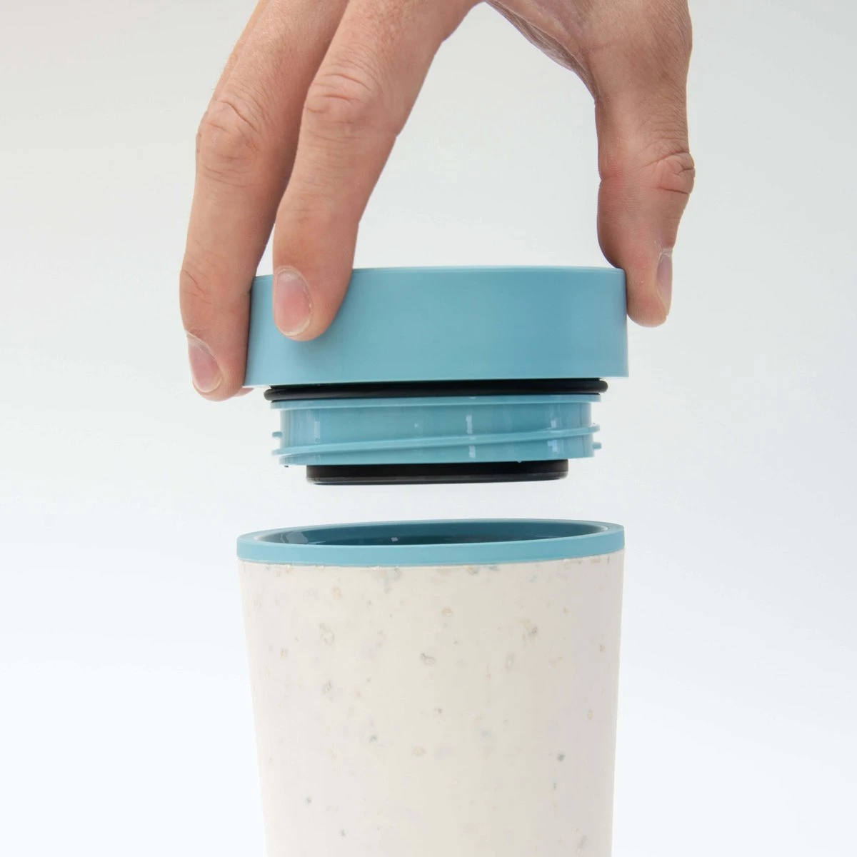 Circular&Co. herbruikbare to go koffiebeker (rCUP) zwart/zwart 8oz/227ml Circular&Co. Herbruikbare To Go Koffiebeker (rCUP) Zwart/zwart 8oz/227ml -Le Creuset Winkel 1200x1200 1155