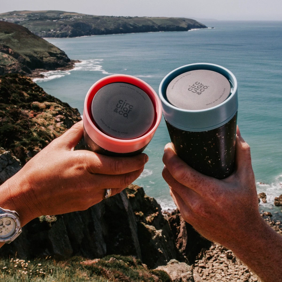 Circular&Co. herbruikbare to go koffiebeker (rCUP) crème/groen 12oz/340ml Circular&Co. Herbruikbare To Go Koffiebeker (rCUP) Crème/groen 12oz/340ml -Le Creuset Winkel 1200x1200 1189