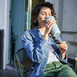 Mepal Isoleerbeker Ellipse 375 Ml – Houdt Je Drankje 4 Uur Warm En 8 Uur Koud – Nordic Green – Koffiebeker To Go – Lekdicht – Thermosbeker 2 Mepal Isoleerbeker Ellipse 375 Ml – Houdt Je Drankje 4 Uur Warm En 8 Uur Koud – Nordic Green – Koffiebeker To Go – Lekdicht – Thermosbeker -Le Creuset Winkel 1200x1200 1203