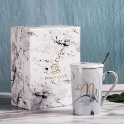 Merkloos Set Van 2 Mokken - Mok Set - Couple Mok - Koffiemok - Koffiebeker - Beker - Mokken En Bekers - Beker Met Lepel En Deksel - 400 Ml - Keramiek - Mr./Mrs. - Blauw/roze -Le Creuset Winkel 1200x1200 1230