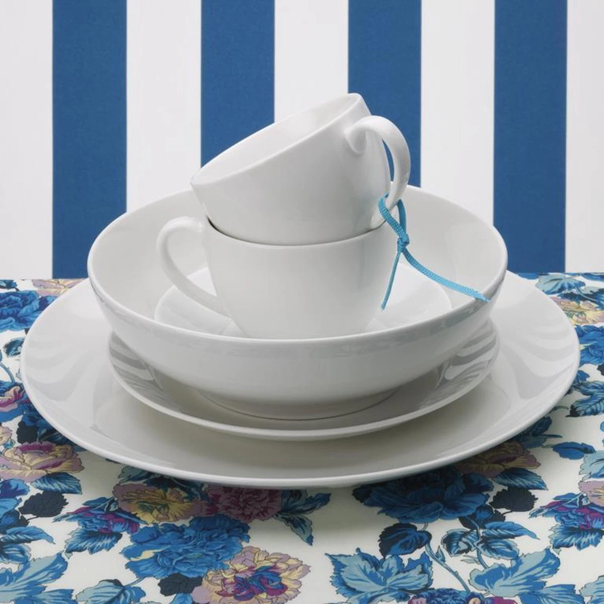 Maxwell & Williams White Basics Round Soepbord - Ø 23 cm - Wit Maxwell & Williams White Basics Round Soepbord - Ø 23 Cm - Wit -Le Creuset Winkel 1200x1200 1478