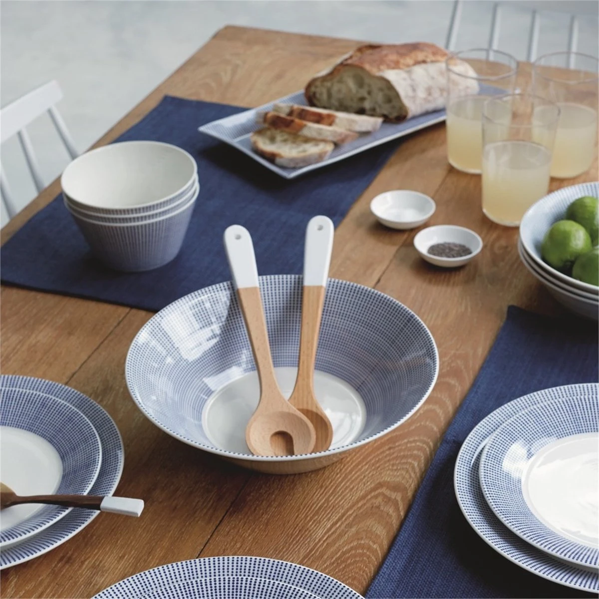Royal Doulton Pacific - Pastaborden / Bordenset - Porselein - Wit / Blauw - ⌀ 22 cm - 6 Stuks Royal Doulton Pacific - Pastaborden / Bordenset - Porselein - Wit / Blauw - ⌀ 22 Cm - 6 Stuks -Le Creuset Winkel 1200x1200 1480