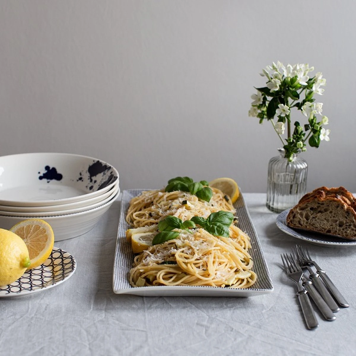 Royal Doulton Pacific - Pastaborden / Bordenset - Porselein - Wit / Blauw - ⌀ 22 cm - 6 Stuks Royal Doulton Pacific - Pastaborden / Bordenset - Porselein - Wit / Blauw - ⌀ 22 Cm - 6 Stuks -Le Creuset Winkel 1200x1200 1483