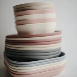 Mushie - Kinderservies Borden Vierkant (Set Van 2) - Borden - Sage -Le Creuset Winkel 1200x1200 1499