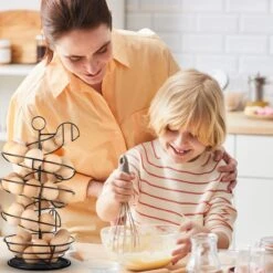 Eiermand – Eierrek – Eierhouder – Eieren – Zwart - Pasen - Tot 40 Eieren - 360° - BAULK® 8 Eiermand – Eierrek – Eierhouder – Eieren – Zwart - Pasen - Tot 40 Eieren - 360° - BAULK® -Le Creuset Winkel 1200x1200 1651