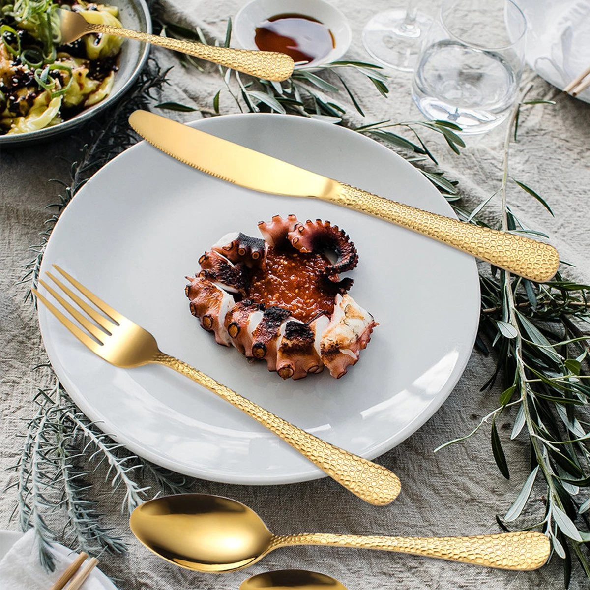 40-delige RVS Snakeskin bestekset- geschikt voor8-personen -trendy design-goud 40-delige RVS Snakeskin Bestekset- Geschikt Voor8-personen -trendy Design-goud -Le Creuset Winkel 1200x1200 1699