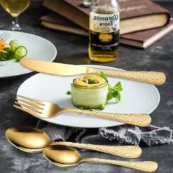 40-delige RVS Snakeskin Bestekset- Geschikt Voor8-personen -trendy Design-goud 3 40-delige RVS Snakeskin Bestekset- Geschikt Voor8-personen -trendy Design-goud -Le Creuset Winkel 1200x1200 1701