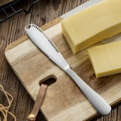 Merkloos Zilverkleurige 3-delige Botermessen Set - Roestvrijstaal - Messenset Voor De Boter - 3 X 20,8 X 1,6 Cm -Le Creuset Winkel 1200x1200 1782