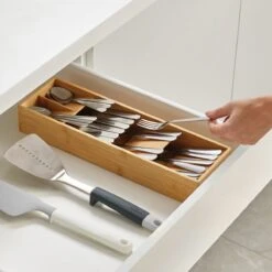Joseph Joseph Bestek Organizer Bamboe 5-vaks - Small 5-vaks - Sorteervakken, Klaar Voor Gebruik, Duurzaam -Le Creuset Winkel 1200x1200 1844
