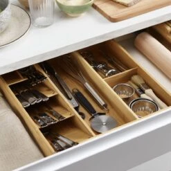 Joseph Joseph Bestek Organizer Bamboe 5-vaks - Small 5-vaks - Sorteervakken, Klaar Voor Gebruik, Duurzaam -Le Creuset Winkel 1200x1200 1845