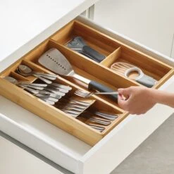 Joseph Joseph Bestek Organizer Bamboe 5-vaks - Small 5-vaks - Sorteervakken, Klaar Voor Gebruik, Duurzaam -Le Creuset Winkel 1200x1200 1846
