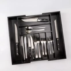 Merkloos Decopatent® Uitschuifbaar Bestekbak - Besteklade - 7 Vaks -> Uitschuifbaar Naar 9 Vakken - Bestekbakken Organizer - Bamboe - Zwart 5 Merkloos Decopatent® Uitschuifbaar Bestekbak - Besteklade - 7 Vaks -> Uitschuifbaar Naar 9 Vakken - Bestekbakken Organizer - Bamboe - Zwart -Le Creuset Winkel 1200x1200 1862