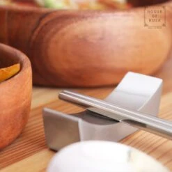 House Of Husk 1 Persoons Chopstick Lepel Set - 1 Paar Metalen Koreaanse Eetstokjes - Inclusief Eetlepel En Houder - RVS - Metaal - Eetstokjes - Koreaans - Vaatwasserbestendig - Sushi Chopsticks - Noodles - Zilver -Le Creuset Winkel 1200x1200 2008