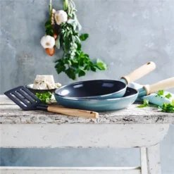 GreenPan Mayflower Pannenset - 5-delig + 5 Accessoires - Lichtblauw - Inductie - PFAS-vrij 15 GreenPan Mayflower Pannenset - 5-delig + 5 Accessoires - Lichtblauw - Inductie - PFAS-vrij -Le Creuset Winkel 1200x1200 286