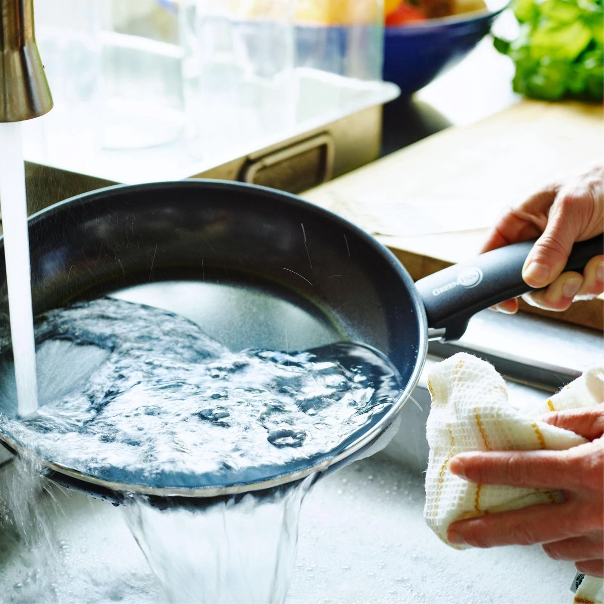 GreenPan Cambridge koekenpan 26cm - zwart - inductie - PFAS-vrij GreenPan Cambridge Koekenpan 26cm - Zwart - Inductie - PFAS-vrij -Le Creuset Winkel 1200x1200 33