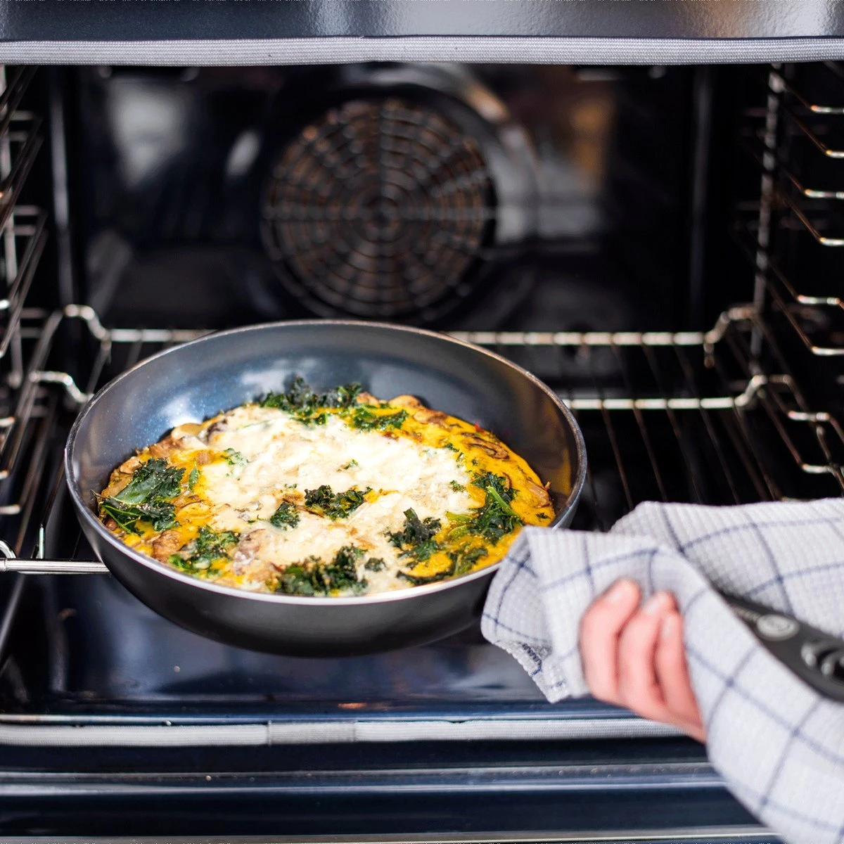 Greenpan Torino Keramische Hapjespan - 28 cm - met glazen deksel Greenpan Torino Keramische Hapjespan - 28 Cm - Met Glazen Deksel -Le Creuset Winkel 1200x1200 355