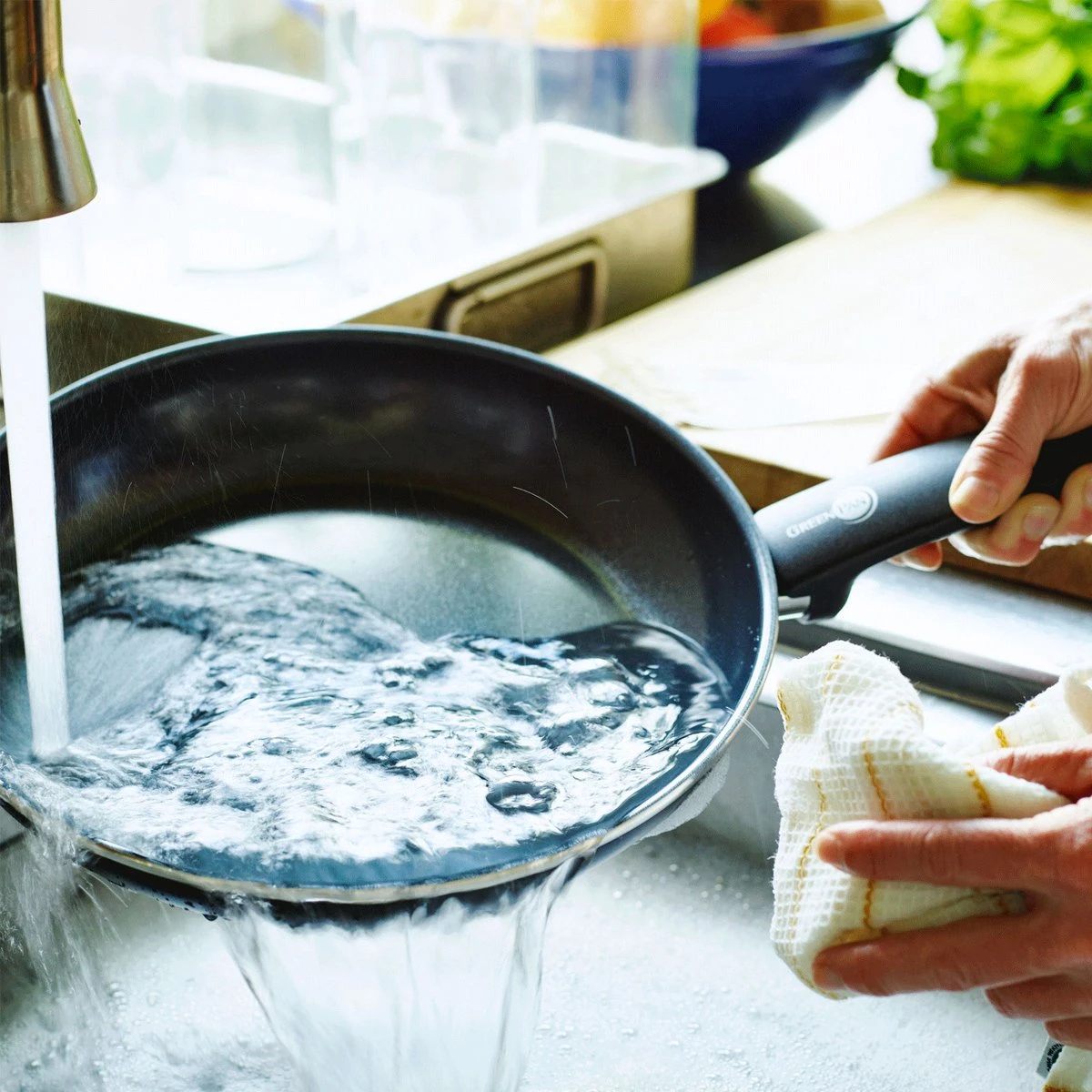 GreenPan Cambridge grillpan 28cm - zwart - inductie - PFAS-vrij GreenPan Cambridge Grillpan 28cm - Zwart - Inductie - PFAS-vrij -Le Creuset Winkel 1200x1200 493