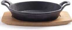 Gusta - Gietijzer Pannetje - Met Onderzetter Plank - 22,5x12cm -Le Creuset Winkel 1200x503
