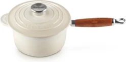 Le Creuset Steelpan - Met Deksel - Tradition - Meringue - ø 18 Cm / 1.8 Liter 5 Le Creuset Steelpan - Met Deksel - Tradition - Meringue - ø 18 Cm / 1.8 Liter -Le Creuset Winkel 1200x594