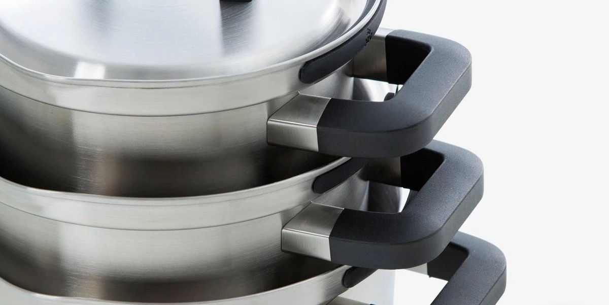 BK Flow Cool Pannenset - 4-delig – RVS deksels - Veilig afgietsysteem - geschikt voor alle warmtebronnen BK Flow Cool Pannenset - 4-delig – RVS Deksels - Veilig Afgietsysteem - Geschikt Voor Alle Warmtebronnen -Le Creuset Winkel