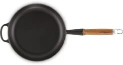Le Creuset Koekenpan Signature Mat Zwart - ø 28 Cm / 2.6 Liter - Geëmailleerde Anti-aanbaklaag -Le Creuset Winkel 1200x635 1