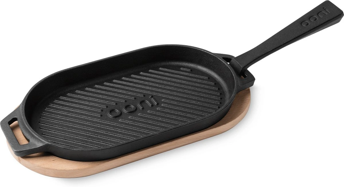 Ooni | Grizzler pan | Stijlvolle gietijzeren grillpan / skillet voor boven vuur of in de oven Ooni | Grizzler Pan | Stijlvolle Gietijzeren Grillpan / Skillet Voor Boven Vuur Of In De Oven -Le Creuset Winkel