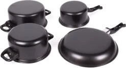Benson Pannenset 6 Delig - Carbon Staal 0,8 Mm Met Glazen Deksels -Le Creuset Winkel 1200x657 1