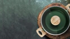 Forest, Braadpan Met Deksel – Ø 16 Cm – 100% Gerecycled Aluminium – Geschikt Voor Alle Warmtebronnen - Duurzame Pan – PFOA Vrij – Sudderpan – Stoofpan – 2.5 L -Le Creuset Winkel 1200x675 8