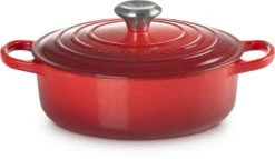 Le Creuset - Gietijzeren - Lage Braadpan - 24cm - Kersenrood 6 Le Creuset - Gietijzeren - Lage Braadpan - 24cm - Kersenrood -Le Creuset Winkel 1200x695 4