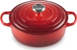 Le Creuset - Gietijzeren - Lage Braadpan - 24cm - Kersenrood 13 Le Creuset - Gietijzeren - Lage Braadpan - 24cm - Kersenrood -Le Creuset Winkel 1200x785 2