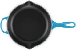 Le Creuset - Gietijzeren Ronde Skillet In Azure 23cm -Le Creuset Winkel 1200x798 1