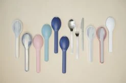 Mepal – Bestekset 3-delig Ellipse – Bestaat Uit Een Mes, Vork En Lepel – Nordic Blue – RVS Bestekset 3 Mepal – Bestekset 3-delig Ellipse – Bestaat Uit Een Mes, Vork En Lepel – Nordic Blue – RVS Bestekset -Le Creuset Winkel 1200x798 15