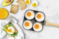 Magnani - Eierpan - 4 Bakplaten Van ⌀ 8 Cm - Voor Gas- En Elektrische Kookplaten - Aluminium - Houten Handvat - 38 X 18.7 X 2 Cm 3 Magnani - Eierpan - 4 Bakplaten Van ⌀ 8 Cm - Voor Gas- En Elektrische Kookplaten - Aluminium - Houten Handvat - 38 X 18.7 X 2 Cm -Le Creuset Winkel 1200x799 12