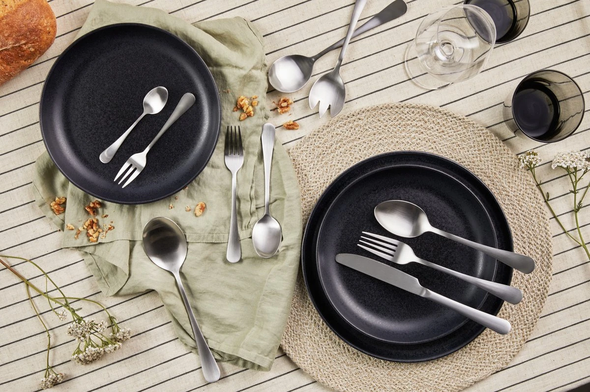 Magani - Zilveren Bestekset - Roestvrij Staal - 70-delig - voor Acht Personen - PVD Coating Magani - Zilveren Bestekset - Roestvrij Staal - 70-delig - Voor Acht Personen - PVD Coating -Le Creuset Winkel 1200x799 132