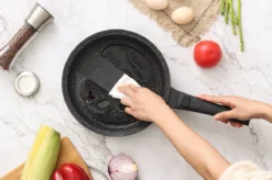 Swiss Pro+ | Set 14 Delige Pannenset | Inductie - Pannensets - Glazen Deksel - Met Afneembare Handgreep - Marmeren Interieur -PFAS-vrij | Black (Zwart) -Le Creuset Winkel 1200x799 46