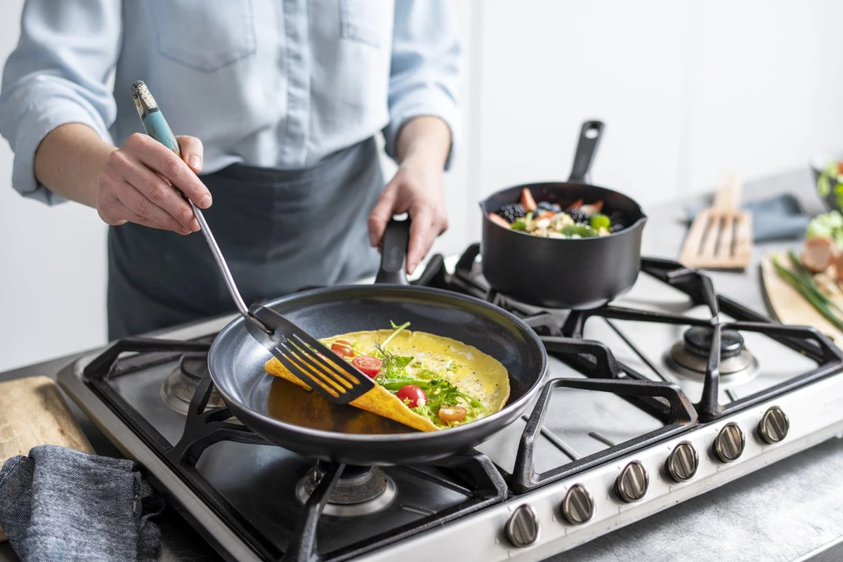 GreenPan Memphis hapjespan 28cm - zwart - inductie - PFAS-vrij GreenPan Memphis Hapjespan 28cm - Zwart - Inductie - PFAS-vrij -Le Creuset Winkel 1200x800 105