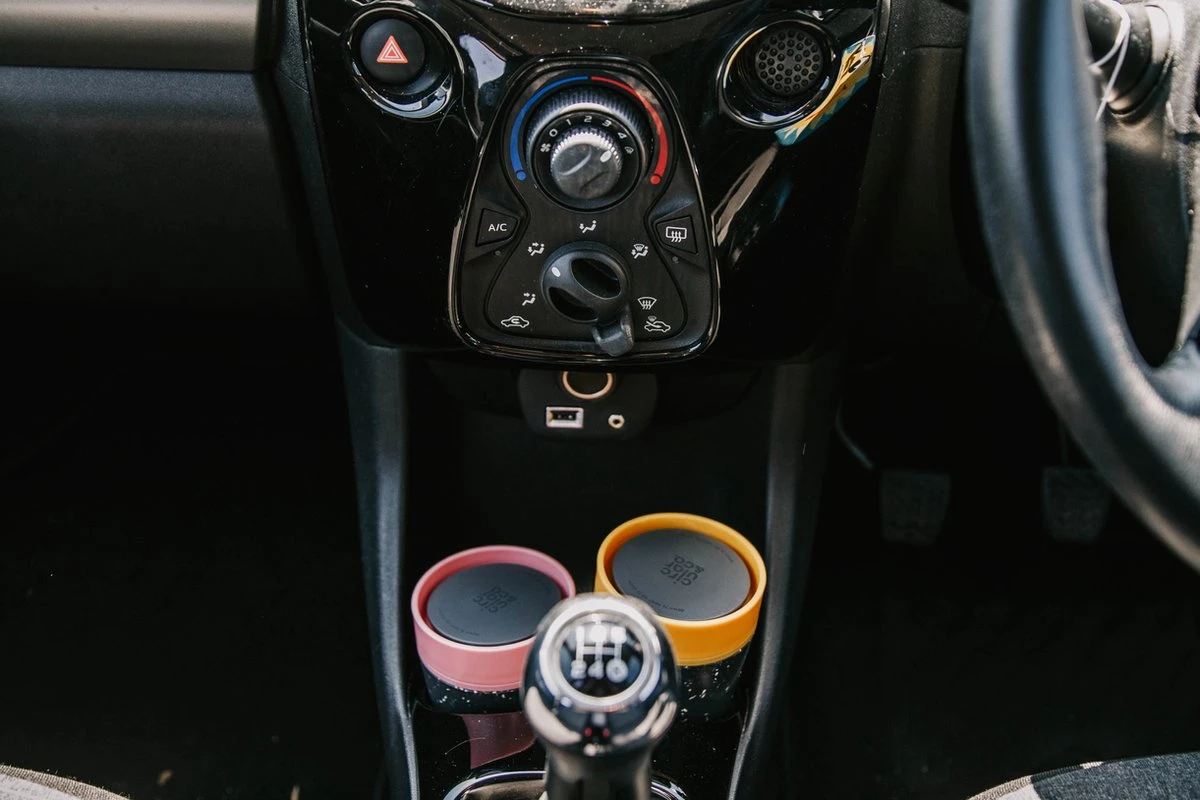 Circular&Co. herbruikbare to go koffiebeker (rCUP) zwart/zwart 8oz/227ml Circular&Co. Herbruikbare To Go Koffiebeker (rCUP) Zwart/zwart 8oz/227ml -Le Creuset Winkel 1200x800 151