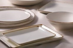 Maastricht Porselein Serviesset Akoya Porselein 6-persoons 24-delig Offwhite -Le Creuset Winkel 1200x800 177