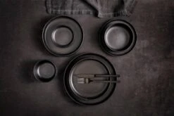 Maastricht Porselein Serviesset Universe Porselein 6-persoons 24-delig Zwart -Le Creuset Winkel 1200x800 180