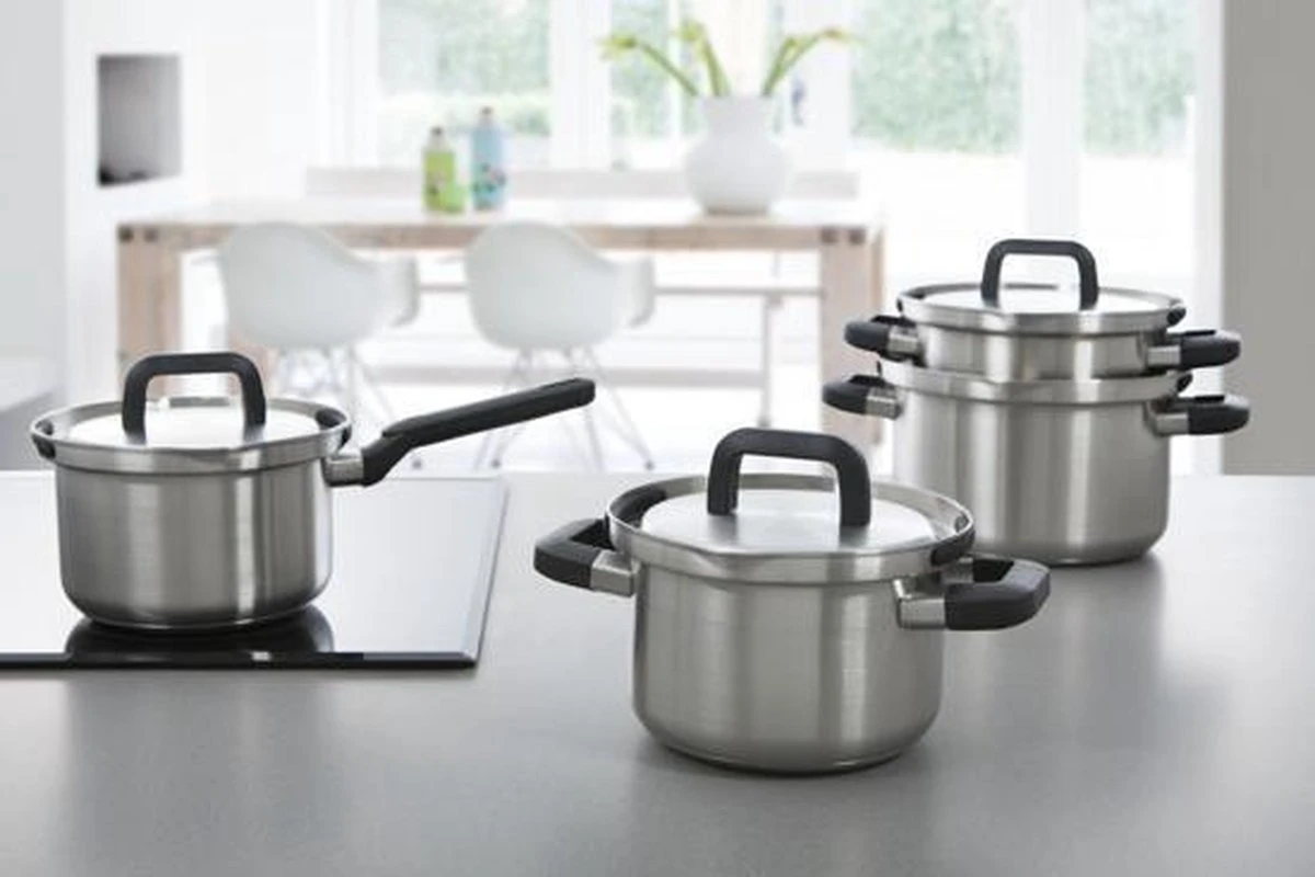 BK Flow Cool Pannenset - 4-delig – RVS deksels - Veilig afgietsysteem - geschikt voor alle warmtebronnen BK Flow Cool Pannenset - 4-delig – RVS Deksels - Veilig Afgietsysteem - Geschikt Voor Alle Warmtebronnen -Le Creuset Winkel 1200x800 23