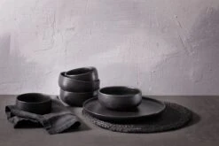 Maastricht Porselein Schaal Universe 14 Cm 65 Cl Zwart Porselein 1 Stuk(s) -Le Creuset Winkel 1200x800 245