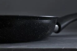 Tefal Intensity Koekenpan - Ø 28 Cm 2 Tefal Intensity Koekenpan - Ø 28 Cm -Le Creuset Winkel 1200x800 43