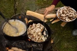 The Windmill Koekenpan Skillet Extra - 31,5 Cm - Gietijzer Zwart -Le Creuset Winkel 1200x800 7