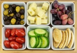 Krumble Borrelplank Met 6 Schaaltjes - Borrelplank - Tapasschaal - Serveerschaal Met Vakjes - Snackschaal - Snack- & Tappasschalen - Serveerplanken- Serveerschalen - Hout En Keramiek - 6 Delig Schaaltjes - Wit En Bruin 2 Krumble Borrelplank Met 6 Schaaltjes - Borrelplank - Tapasschaal - Serveerschaal Met Vakjes - Snackschaal - Snack- & Tappasschalen - Serveerplanken- Serveerschalen - Hout En Keramiek - 6 Delig Schaaltjes - Wit En Bruin -Le Creuset Winkel 1200x826 5