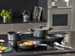 Tefal Unlimited G2552802 Steelpan 1,5 L Rond Zwart -Le Creuset Winkel 1200x894 2